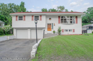 32 Kalina, Saugerties